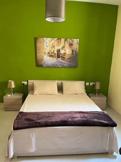 Sunset Apt Modern 1 Bedroom Apt Near The Beach Birżebbuġa Екстериор снимка