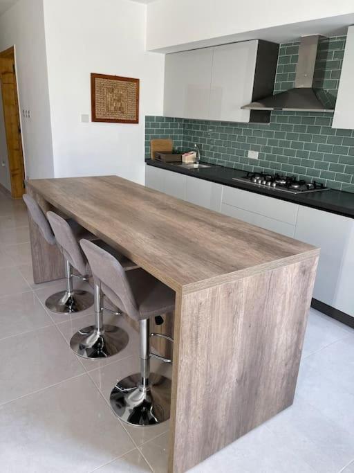 Sunset Apt Modern 1 Bedroom Apt Near The Beach Birżebbuġa Екстериор снимка