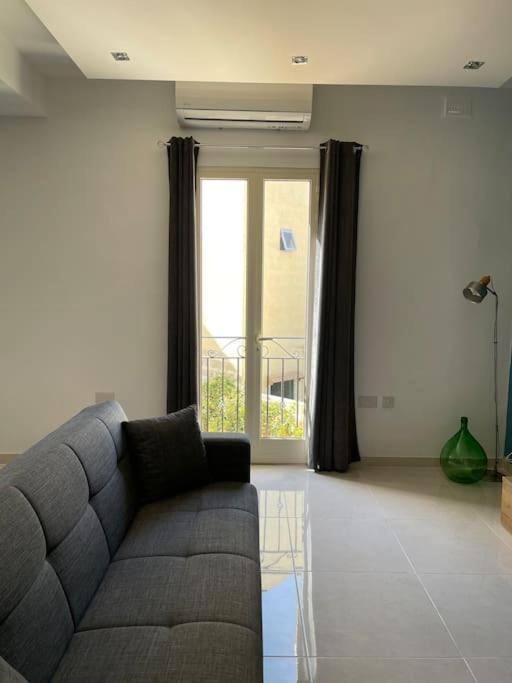 Sunset Apt Modern 1 Bedroom Apt Near The Beach Birżebbuġa Екстериор снимка